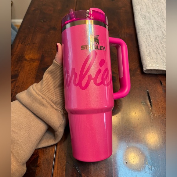 Stanley x barbie collab - Picture 2 of 2